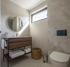 Selection of 5 bedroom seafront villas with pool on Ciovo near Trogir, sleeps 10